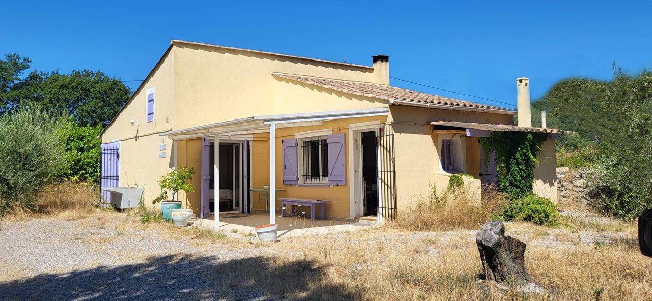 Maisonnette de plain-pied - 5 000 m² de terrain