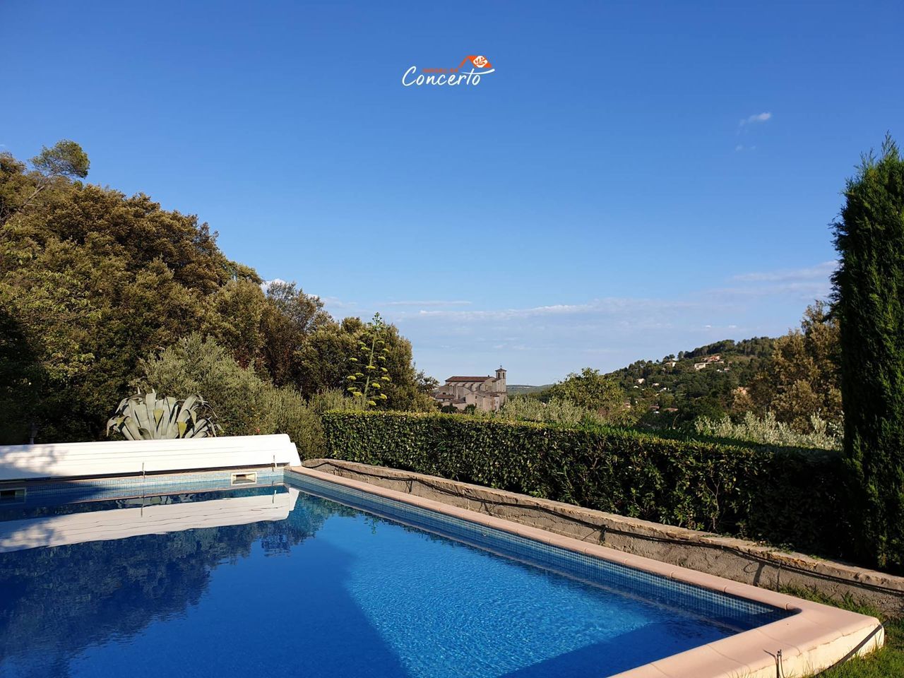 Villa traditionnelle avec vue dominante sud