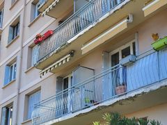 Appartement avec petit extérieur, cave et Garage